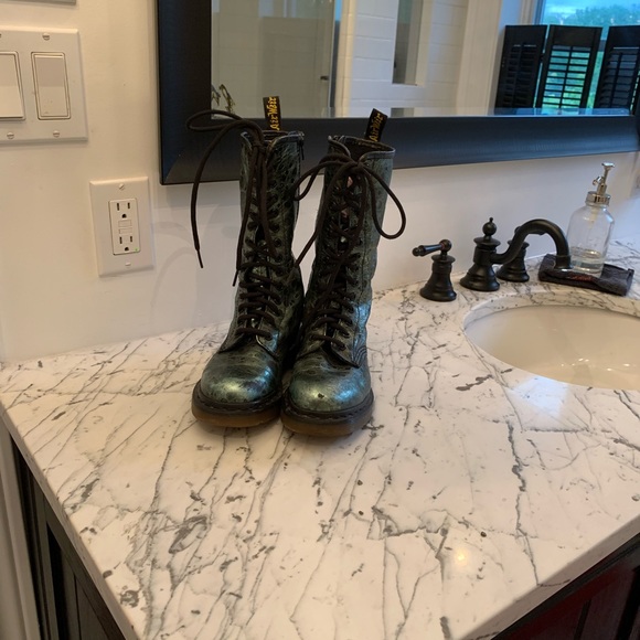 Dr Martens Green Metallic Boots 5 - Picture 10 of 11